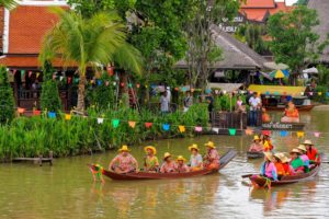 Ayothaya Floating Market to see traditional shows