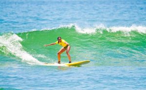 Playa Costa Azul surfing