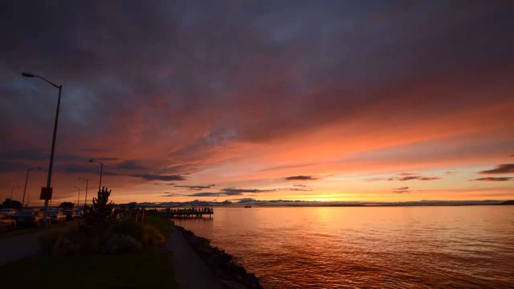 Visit the Alki Beach to catch the sunset