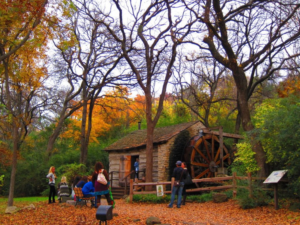 Things to Do in Fort Worth Log Cabin Village
