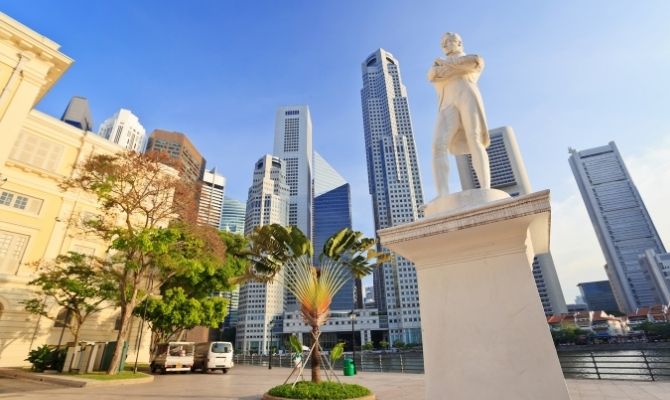 Statue of Sir Stamford Raffles