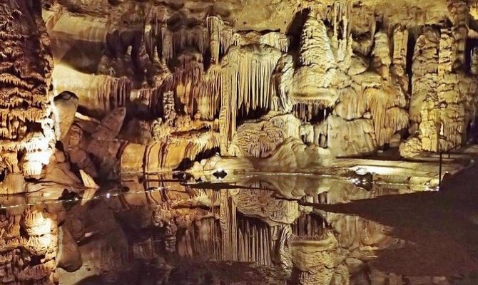 Caverns in Texas Cave Without a Name, Boerne