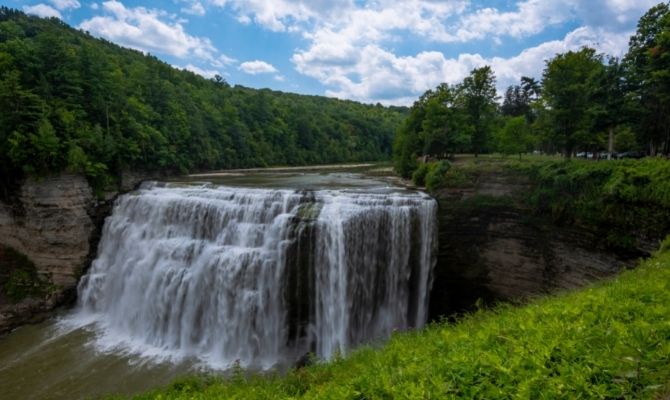 Waterfalls in New York Middle Falls, Letchworth State Park