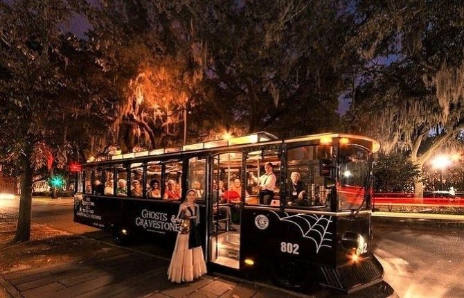 Savannah Ghost Tours by Ghosts & Gravestones