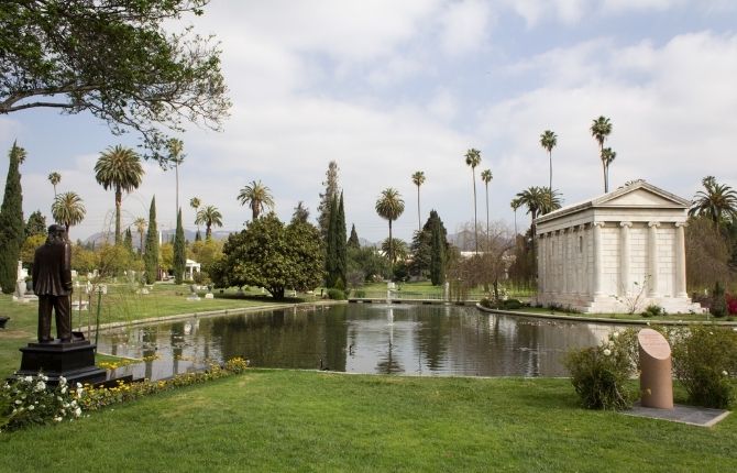 Things to Do in Los Angeles Hollywood Forever Cemetery