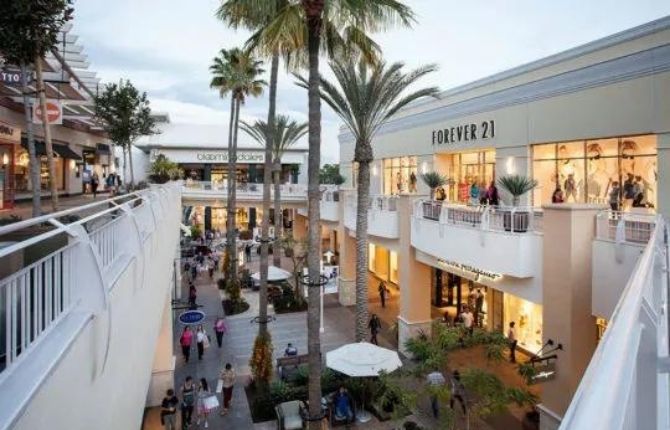 Things to Do in San Diego Fashion Valley 