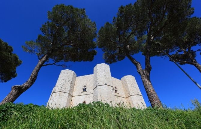 Castel Mont Rouge, Rougemont