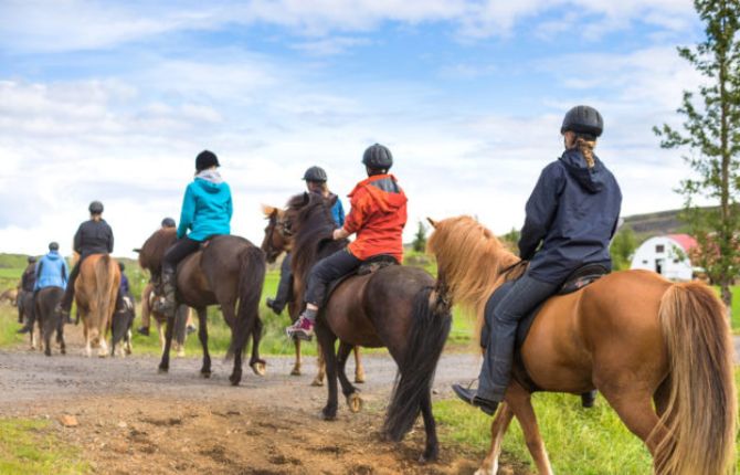Things to Do in Gatlinburg Smoky Mountain Riding Stables