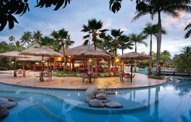 Best Family Resorts in Fiji: Outrigger Fiji Beach Resort